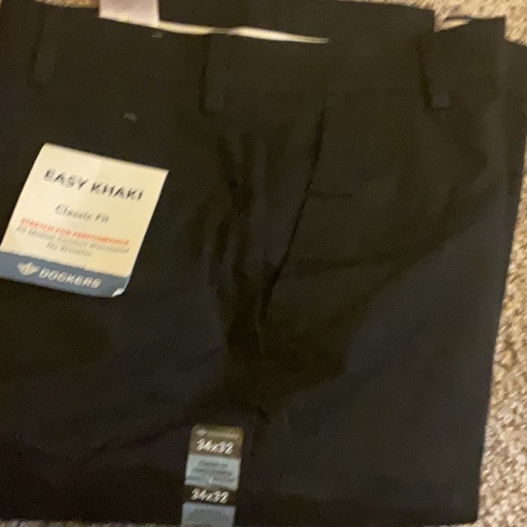 DOCKERS Easy Black Khaki Pants Classic Fit 34W 32L NWT $80 LAST PAIR - Picture 1 of 5
